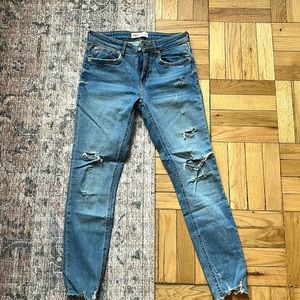 Zara Skinny ripped jeans size 6. Condition like new